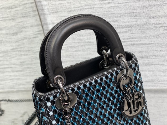Handbag  Dior  size 17 cm