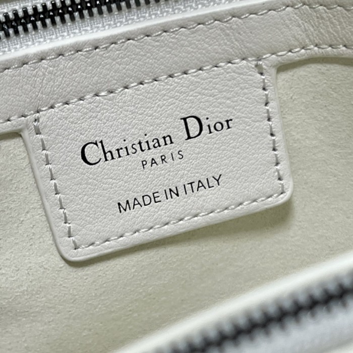 Handbag  Dior 1202 size  28×28×9.5 cm