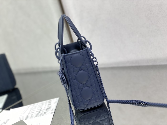 Handbag  Dior  size  17 cm