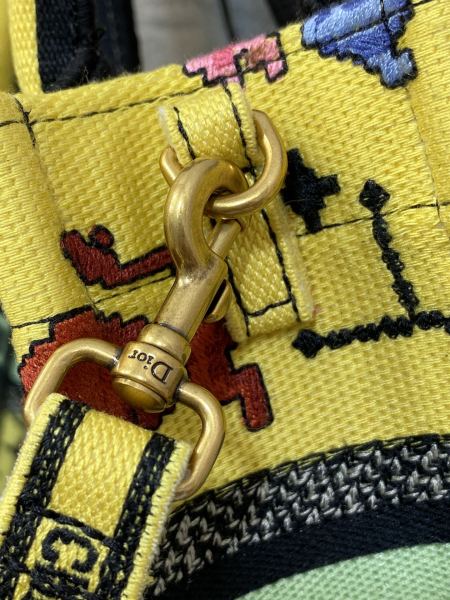 Handbag  Dior  size 13.5*5*18 cm 