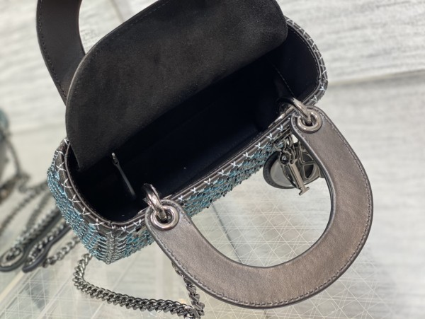 Handbag  Dior  size 17 cm