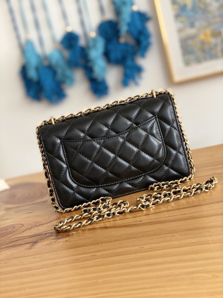 Handbag  Chanel  81237 size 19 cm