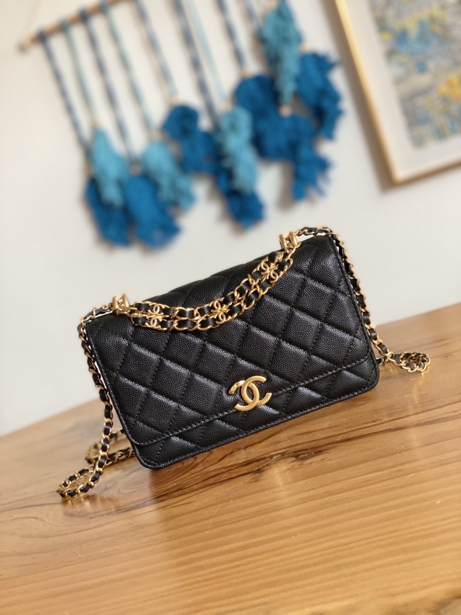 Handbag  Chanel  81244  size 19 cm