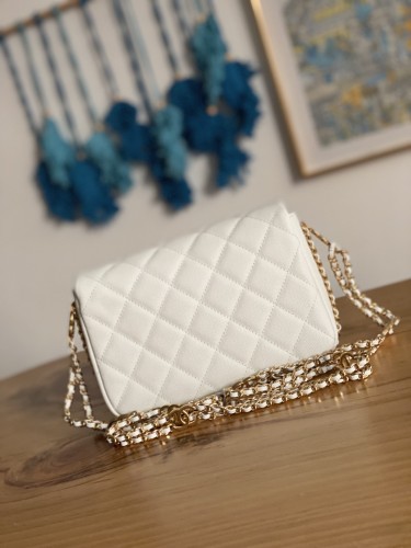 Handbag  Chanel  AS3757  size 14.5x20x6.5 cm 