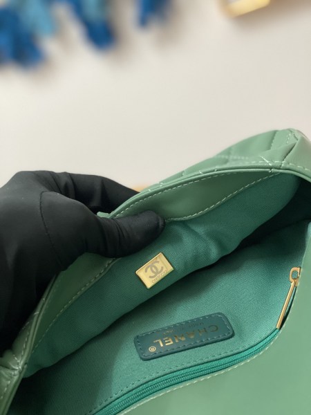 Handbag  Chanel  AS3777 size  16x24x8 cm