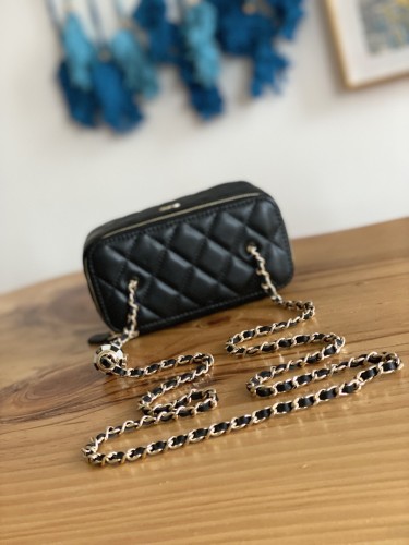 Handbag  Chanel 81242 size 17 cm