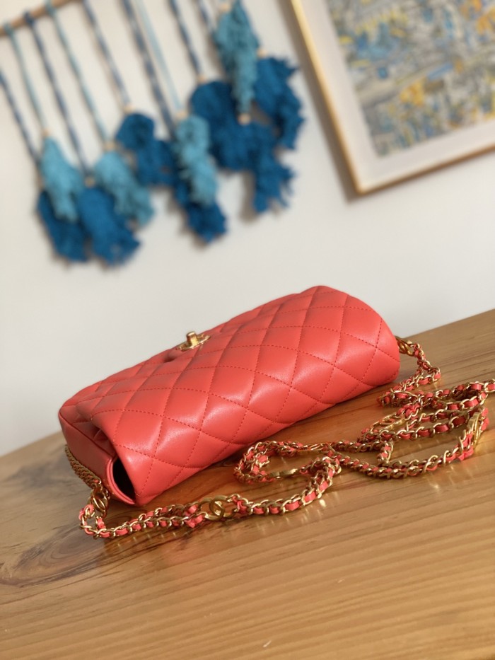  Handbag  Chanel size 16x24x8 cm