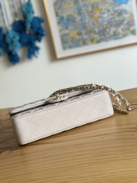 Handbag  Chanel  112 size 25 cm