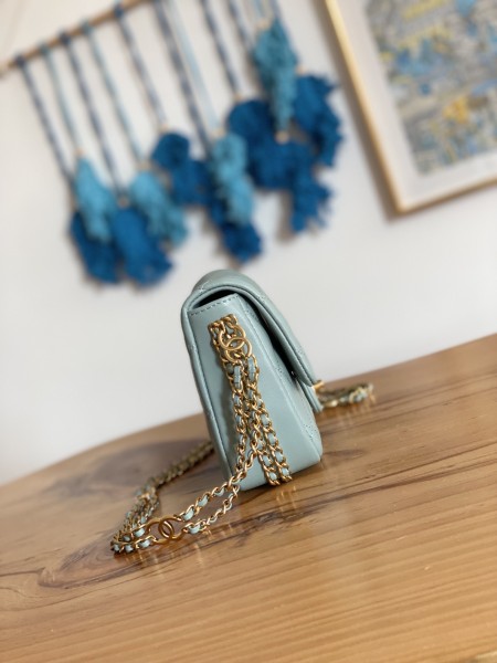  Handbag  Chanel  AS3757 size  14.5x20x6.5 cm