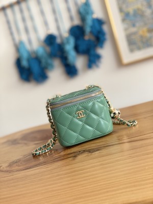 Handbag  Chanel  81241 size  10.5  8.5  7 cm