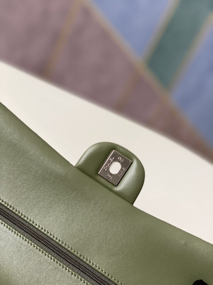  Handbag  Chanel 112 size 25 cm