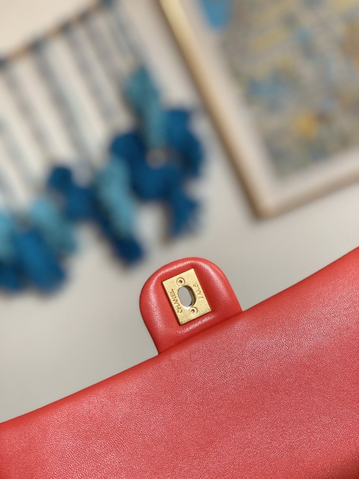  Handbag  Chanel size 16x24x8 cm