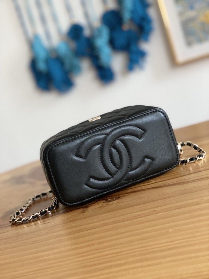 Handbag  Chanel 81242 size 17 cm