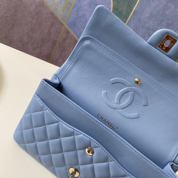  Handbag  Chanel 112 size 25 cm