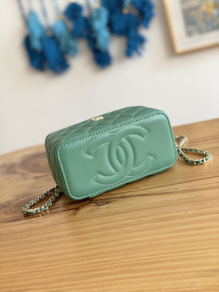 Handbag  Chanel 81242 size 17 cm