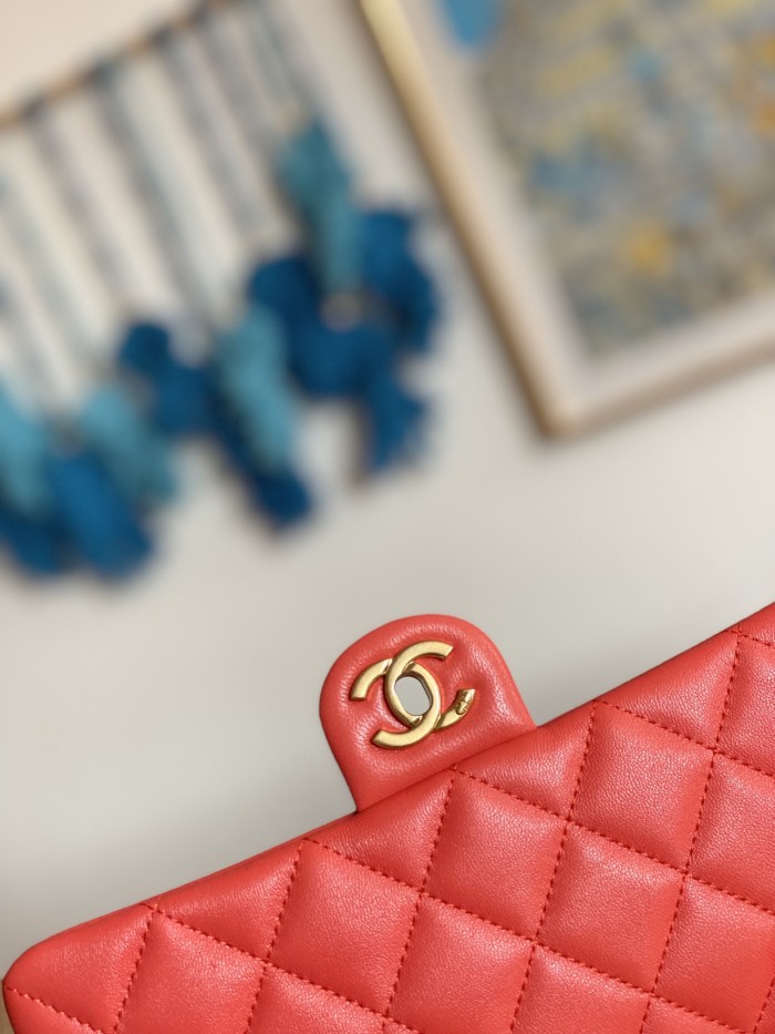  Handbag  Chanel size 16x24x8 cm