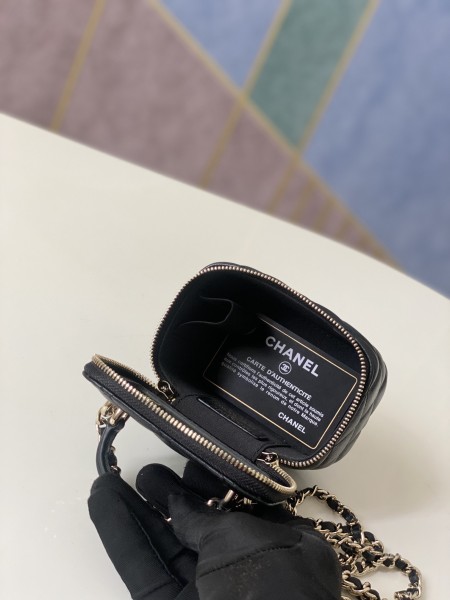  Handbag  Chanel 81189 size 10  7  9 cm