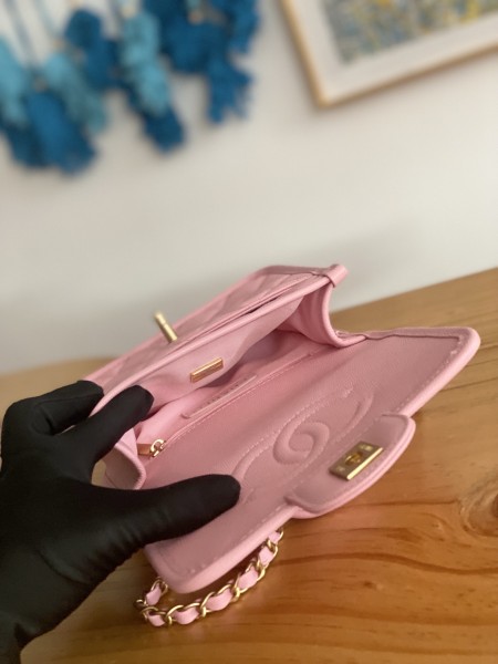  Handbag  Chanel AS3652  size 17x20.5x6 cm