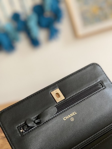 Handbag  Chanel 81240 size  19 cm