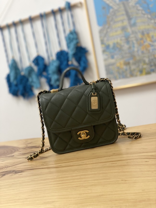  Handbag  Chanel AS3652 size  17x20.5x6 cm