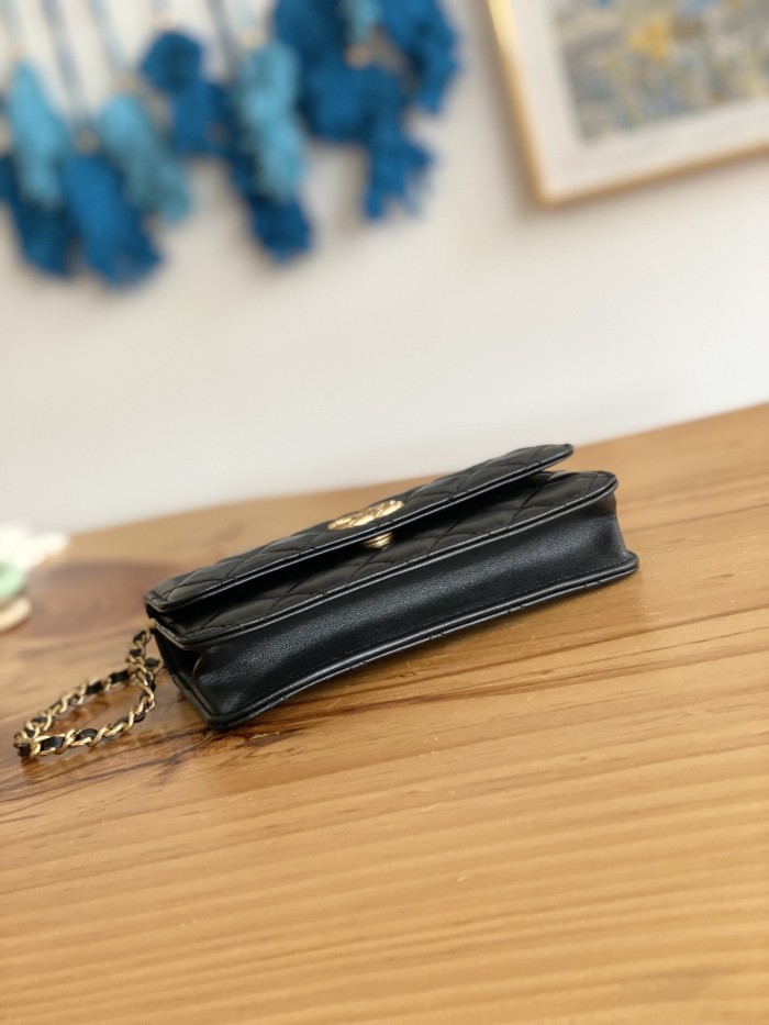 Handbag  Chanel 81238 size 16 cm