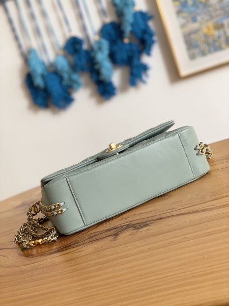 Handbag  Chanel AS3777  size 16x24x8 cm