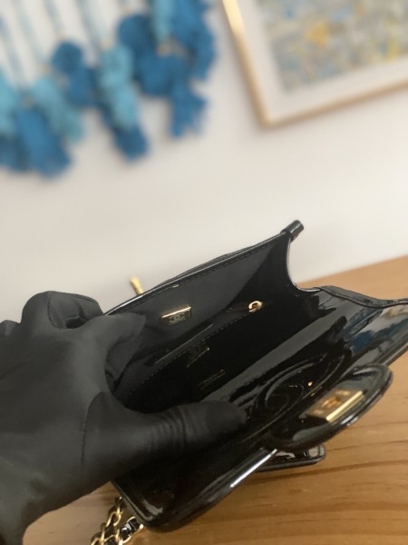  Handbag  Chanel AS3652 size  17x20.5x6 cm