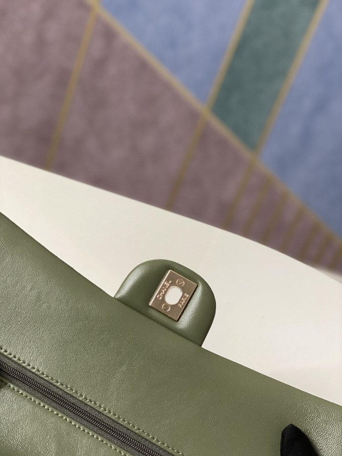  Handbag  Chanel 112 size 25 cm