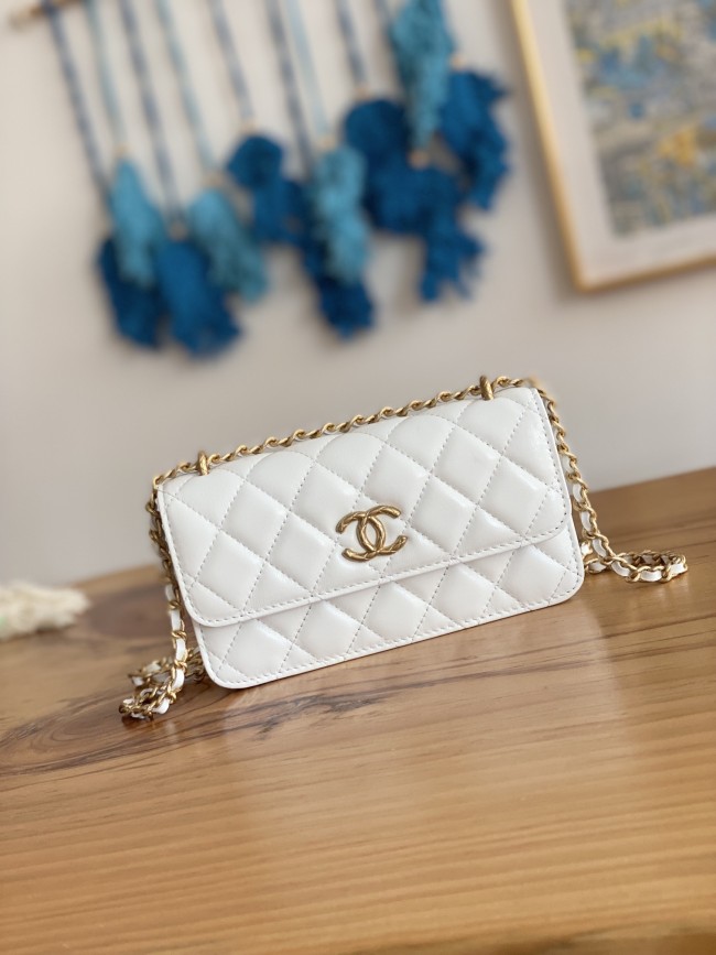 Handbag  Chanel 81238  size 16 cm