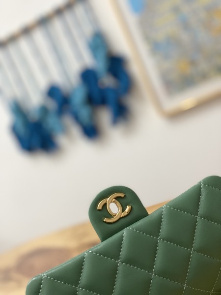 Handbag  Chanel AS3757  size 14.5x20x6.5 cm