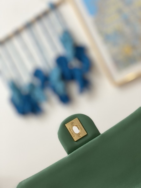 Handbag  Chanel AS3757  size 14.5x20x6.5 cm