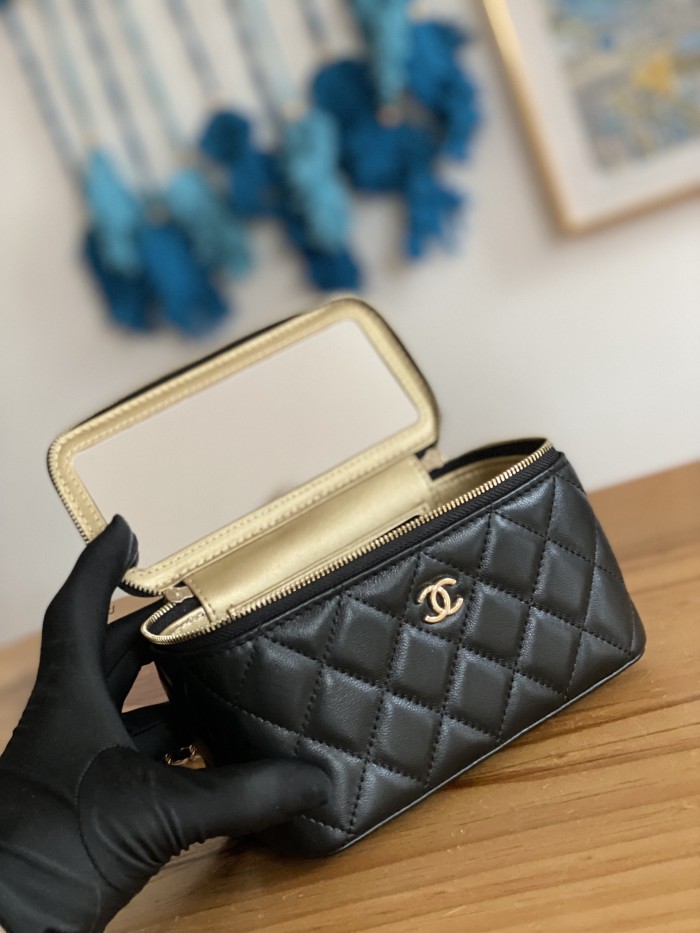 Handbag  Chanel 81242 size 17 cm