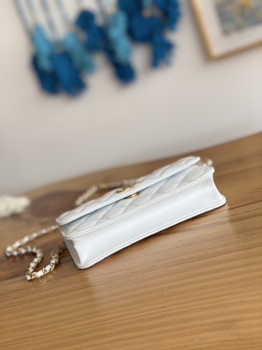 Handbag  Chanel 81238  size 16 cm