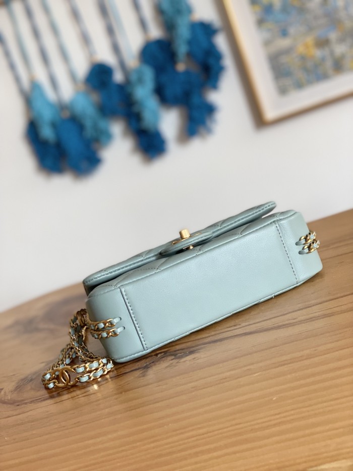  Handbag  Chanel  AS3757 size  14.5x20x6.5 cm