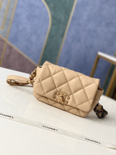 Handbag  Chanel  1163  size 20×5.5×10 cm