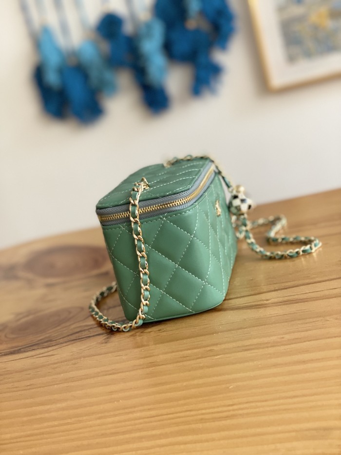 Handbag  Chanel 81242 size 17 cm