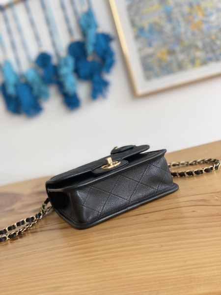  Handbag  Chanel AS3652 size 17x20.5x6 cm