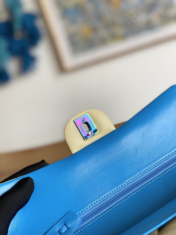  Handbag  Chanel  112 size 25 cm