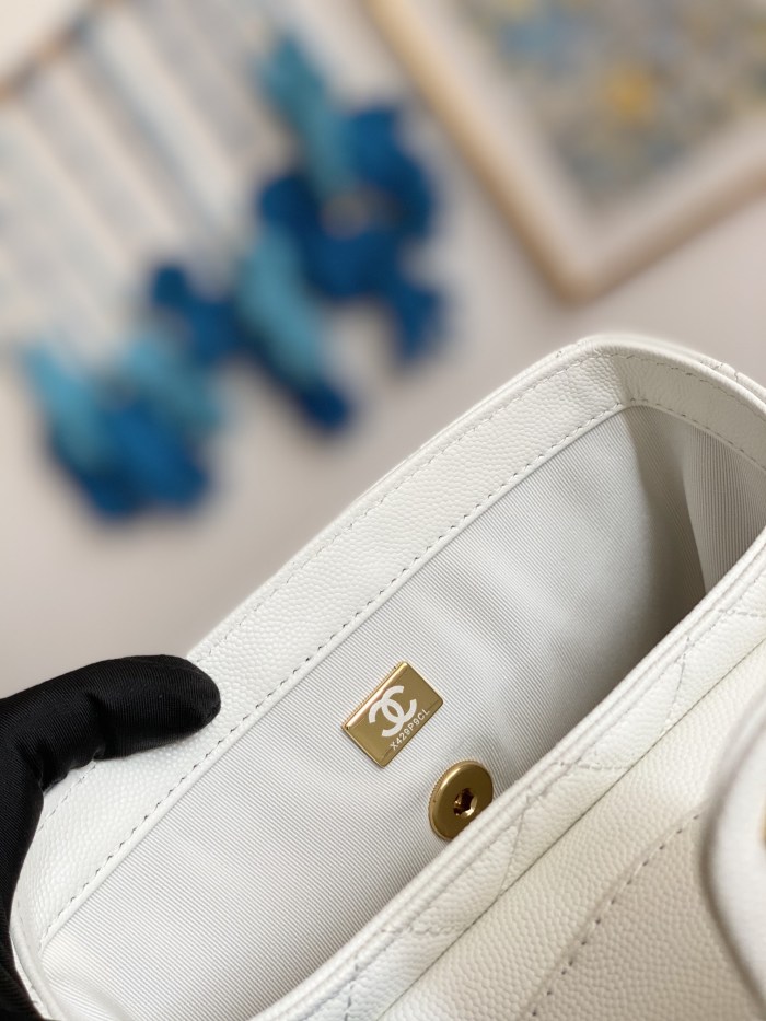 Handbag  Chanel AS3729  size 14.5*12.5x5.5 cm