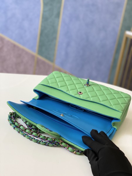  Handbag  Chanel 112 size 25 cm