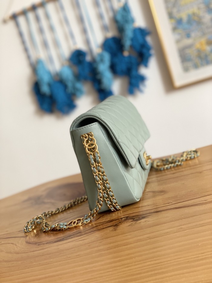 Handbag  Chanel AS3777  size 16x24x8 cm