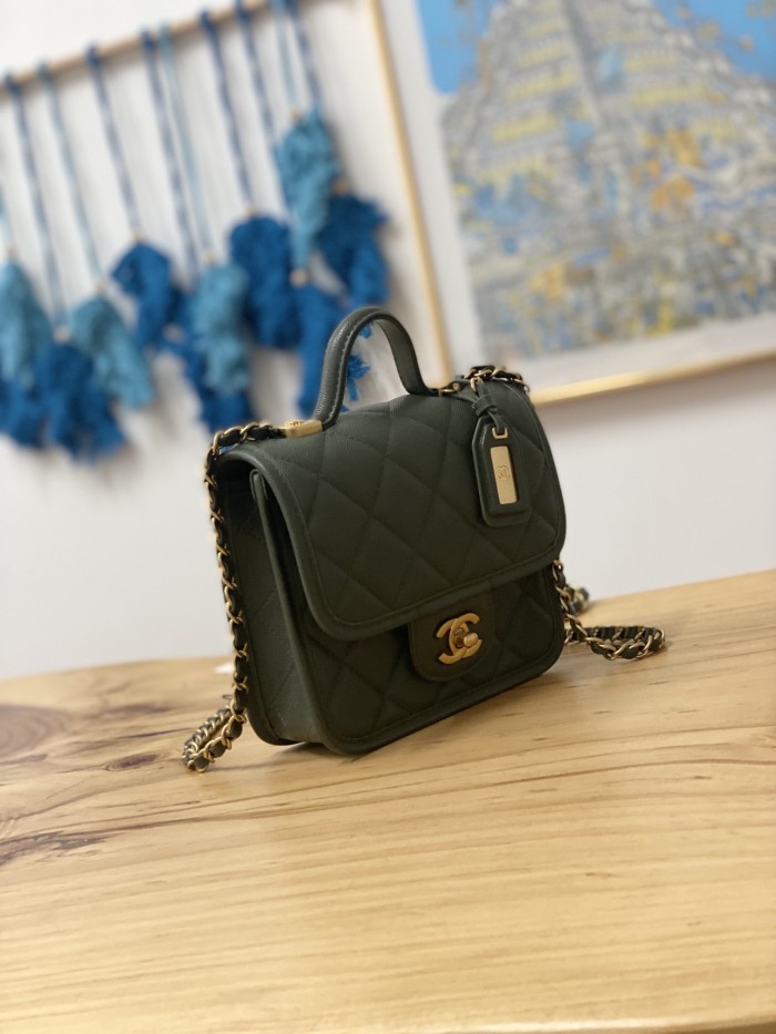  Handbag  Chanel AS3652 size  17x20.5x6 cm