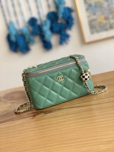 Handbag  Chanel 81242 size 17 cm