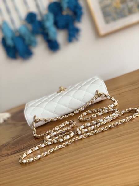 Handbag  Chanel 81237 size 19 cm