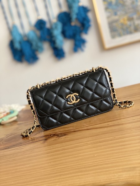 Handbag  Chanel 81238 size 16 cm