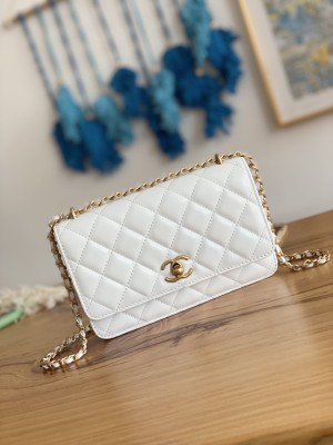 Handbag  Chanel 81237 size 19 cm