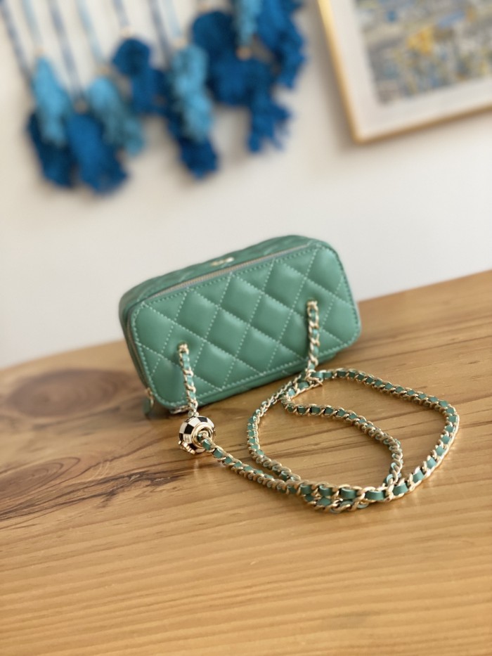 Handbag  Chanel 81242 size 17 cm