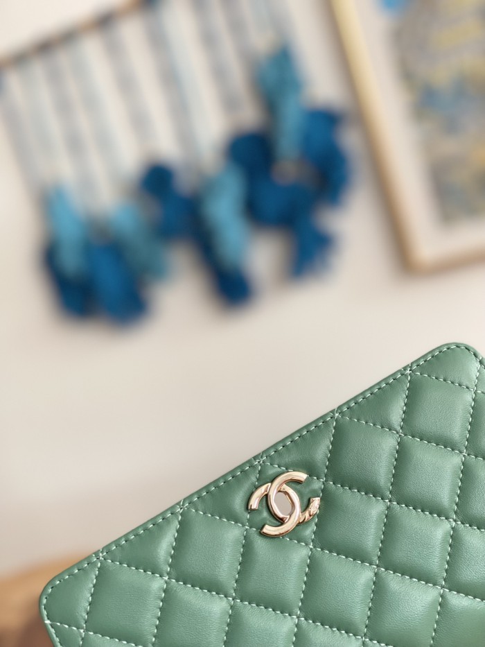 Handbag  Chanel  81240  size 19 cm