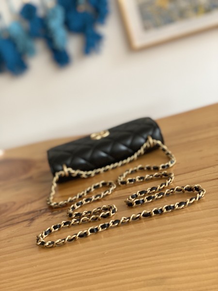 Handbag  Chanel 81238 size 16 cm