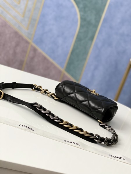 Handbag  Chanel 1163  size  20×5.5×10 cm